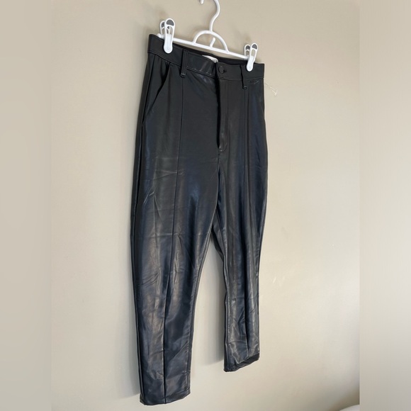 Abercrombie & Fitch Ultra high rise 28 6 Black pleather ankle Pants NWOT - Picture 5 of 6